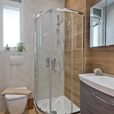 Giannis アパート