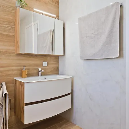 Giannis * Diafánion