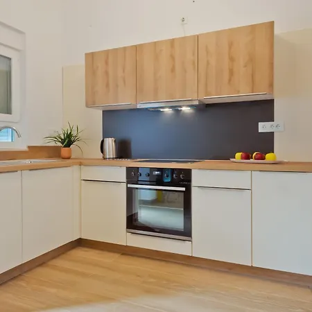 Giannis * Diafánion