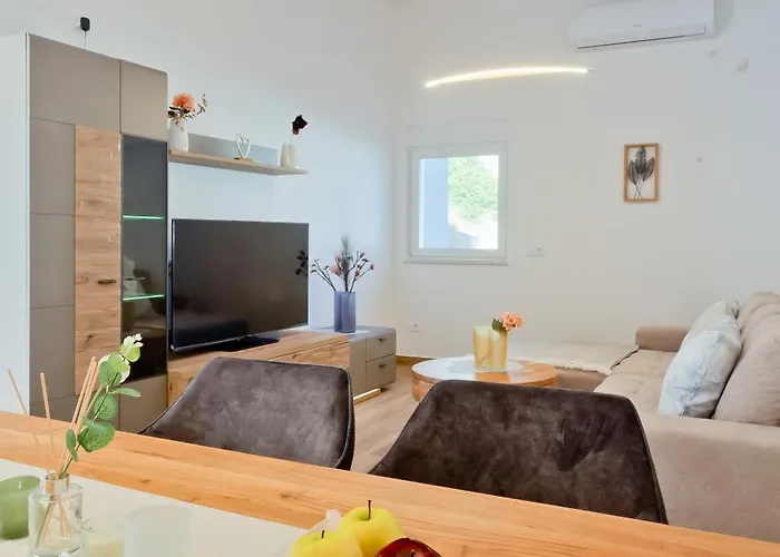 Giannis * Diafánion